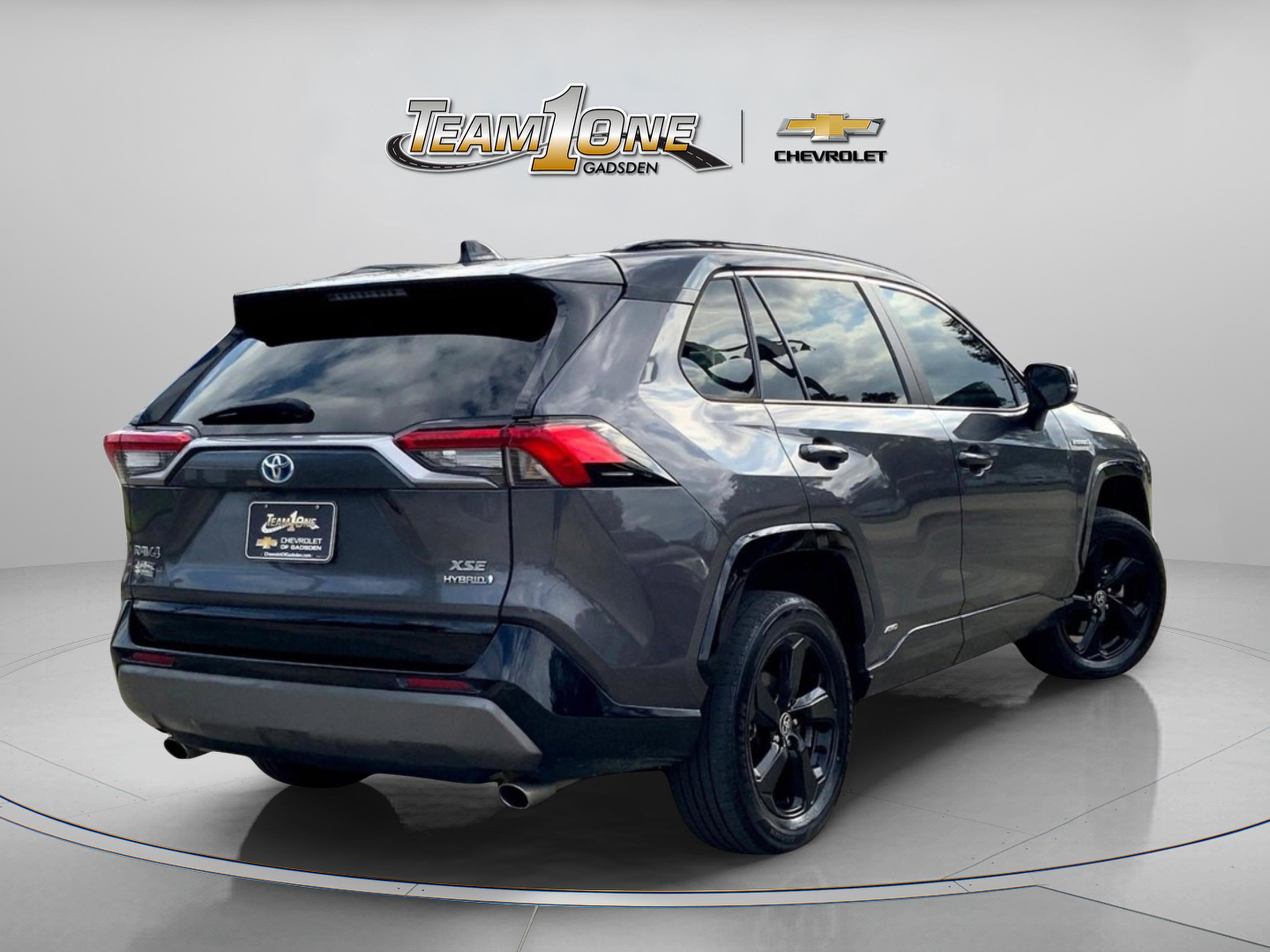 2021 Toyota RAV4 Hybrid XSE photo 4