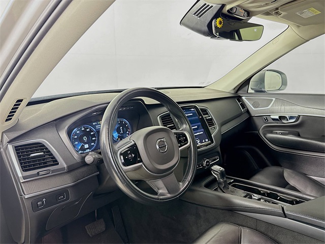2020 Volvo XC90 T5 Momentum photo 5