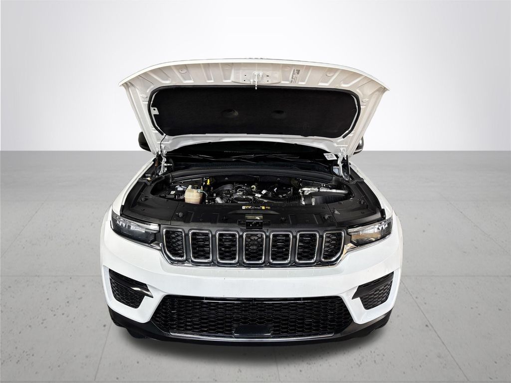2023 Jeep Grand Cherokee Laredo photo 18