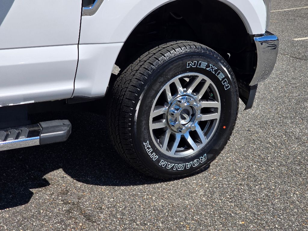 2019 Ford F-250 Lariat photo 26