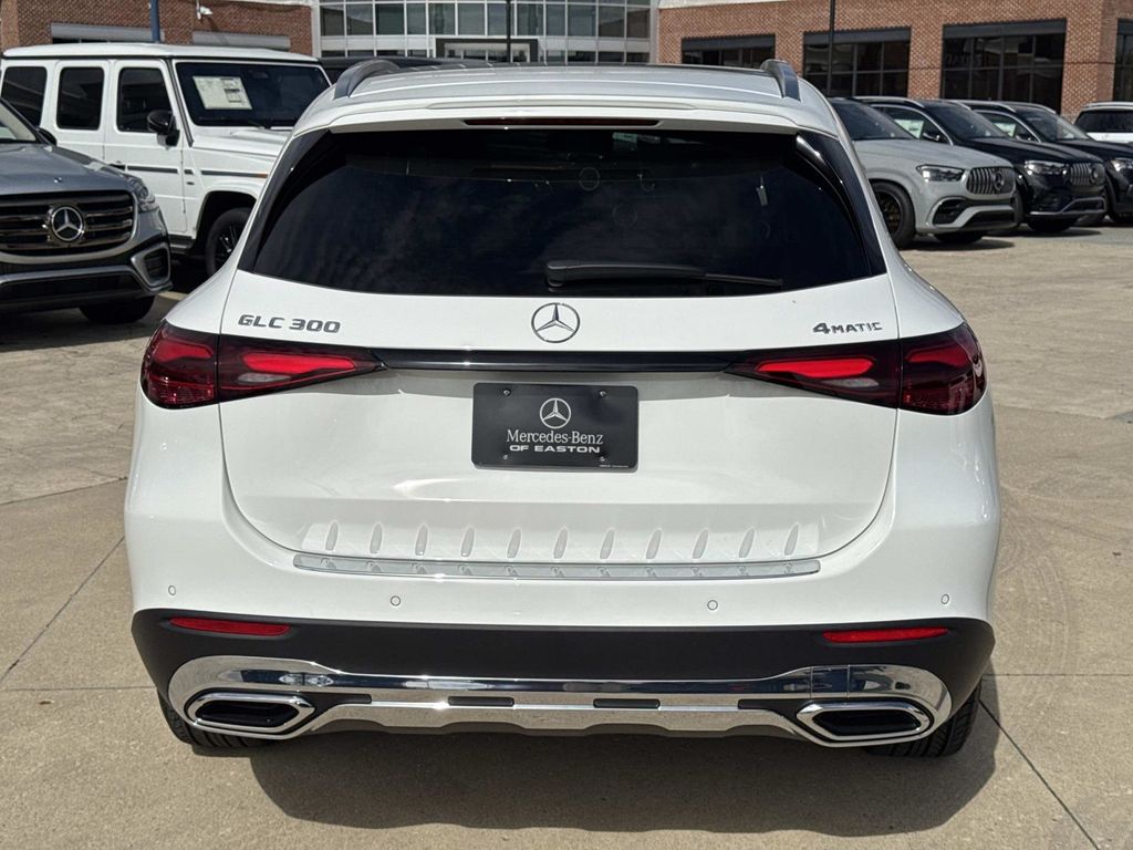 2026 Mercedes Benz GLC 300 4MATIC photo 3