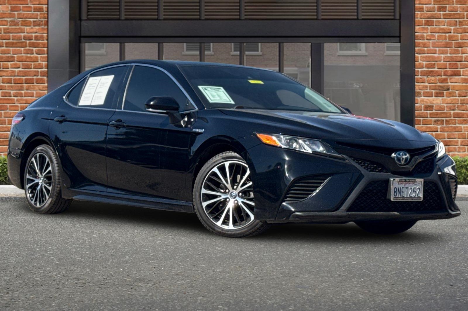 Used 2020 Toyota Camry SE with VIN 4T1J31AK2LU520825 for sale in Porterville, CA