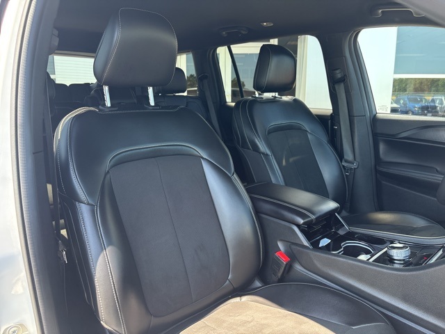 2023 Jeep Grand Cherokee Altitude photo 25