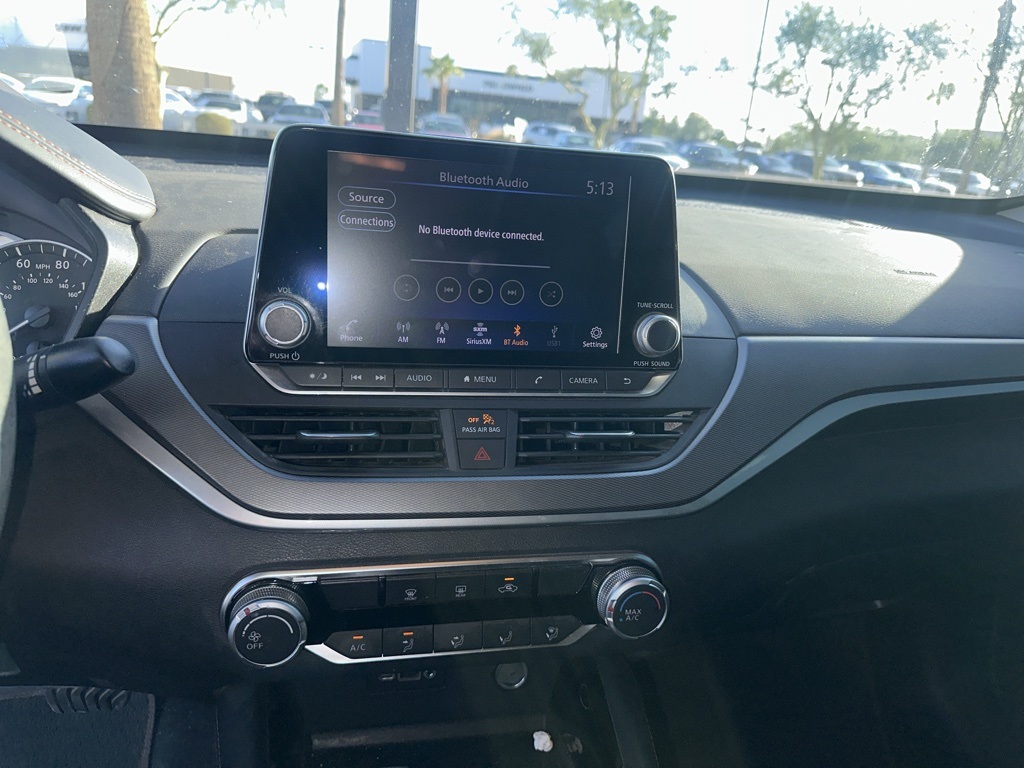 2023 Nissan Altima 2.5 SR photo 8