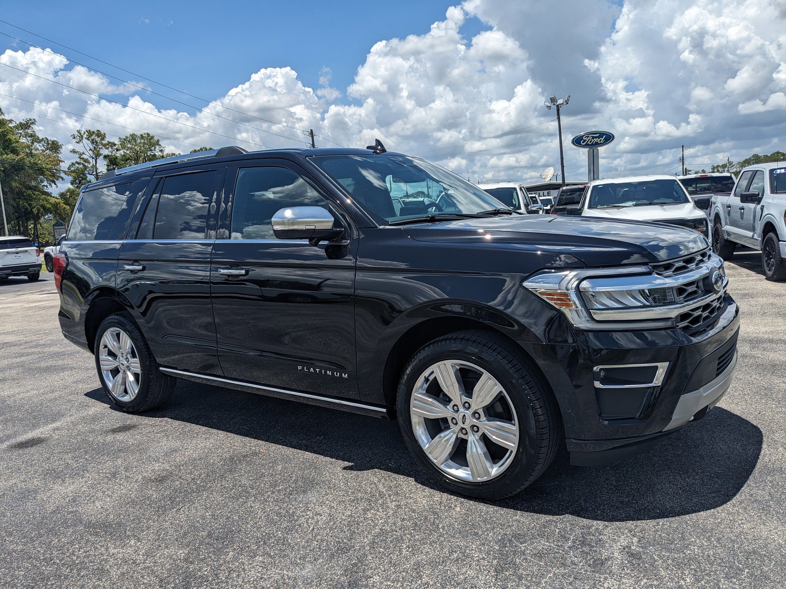 2024 Ford Expedition Platinum photo 2