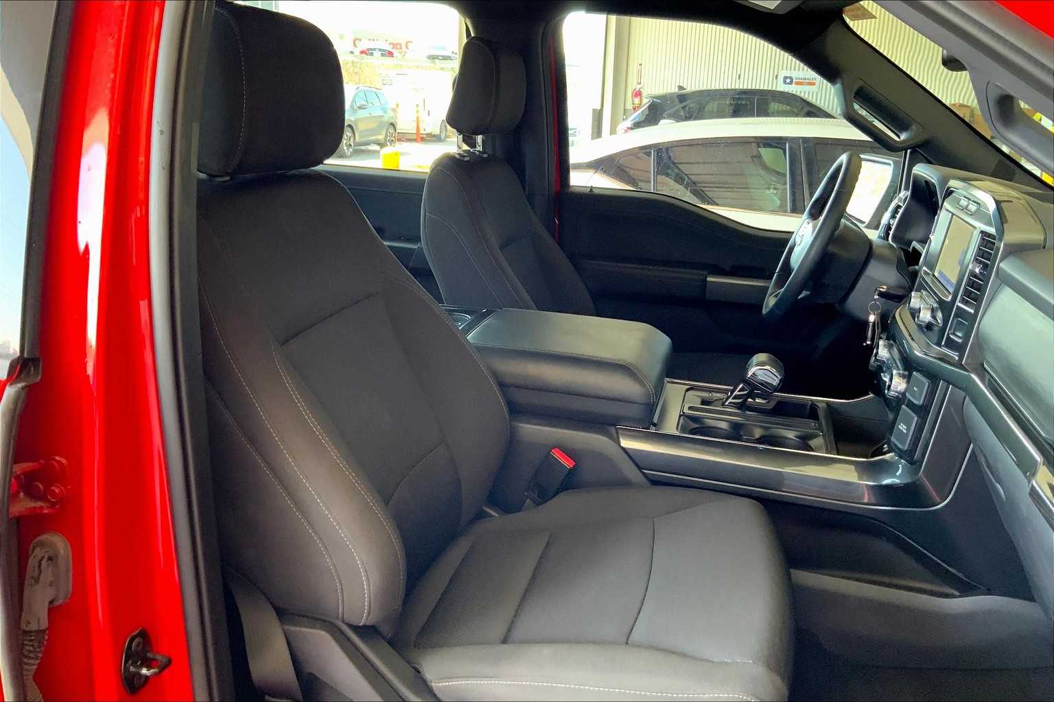 2023 Ford F-150 XLT photo 8