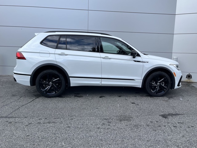2024 Volkswagen Tiguan SE R-Line Black photo 21