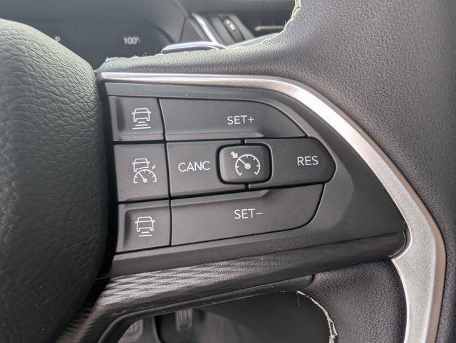2025 Jeep Grand Cherokee Laredo X photo 19