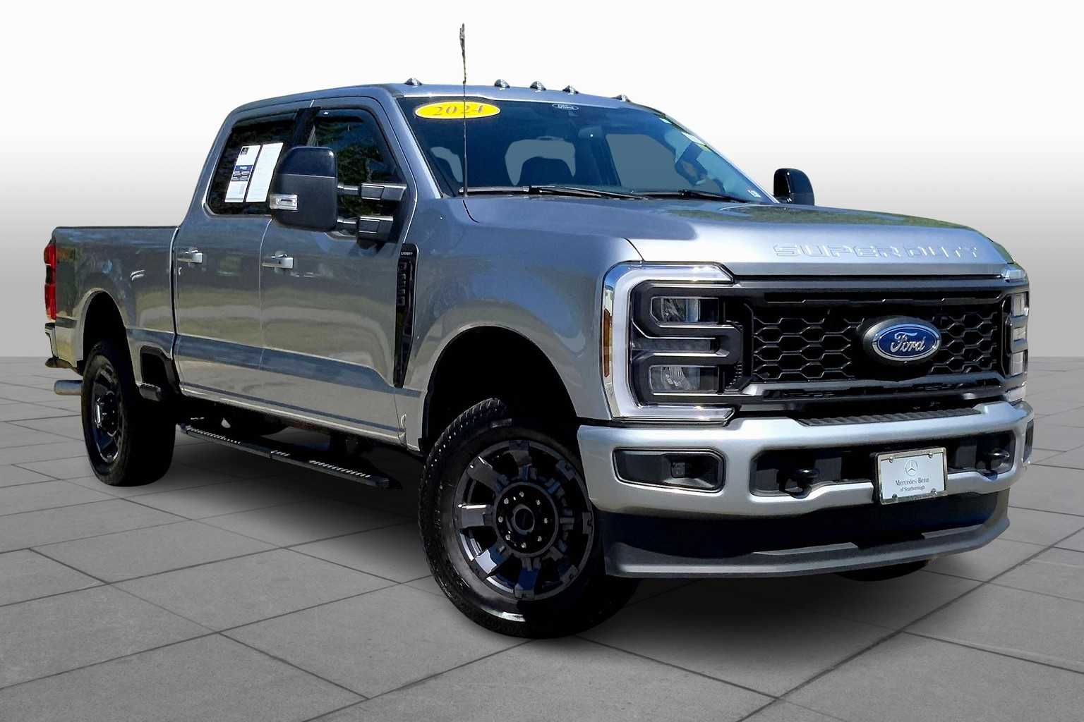2024 Ford F-250 Lariat photo 2