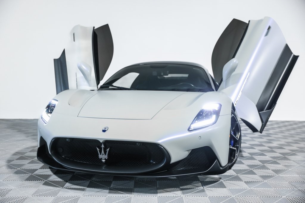 2022 Maserati MC20 Base photo 9
