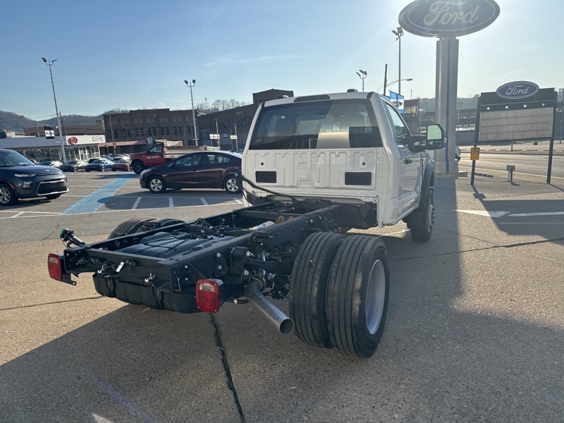 2024 Ford F-600 photo 7