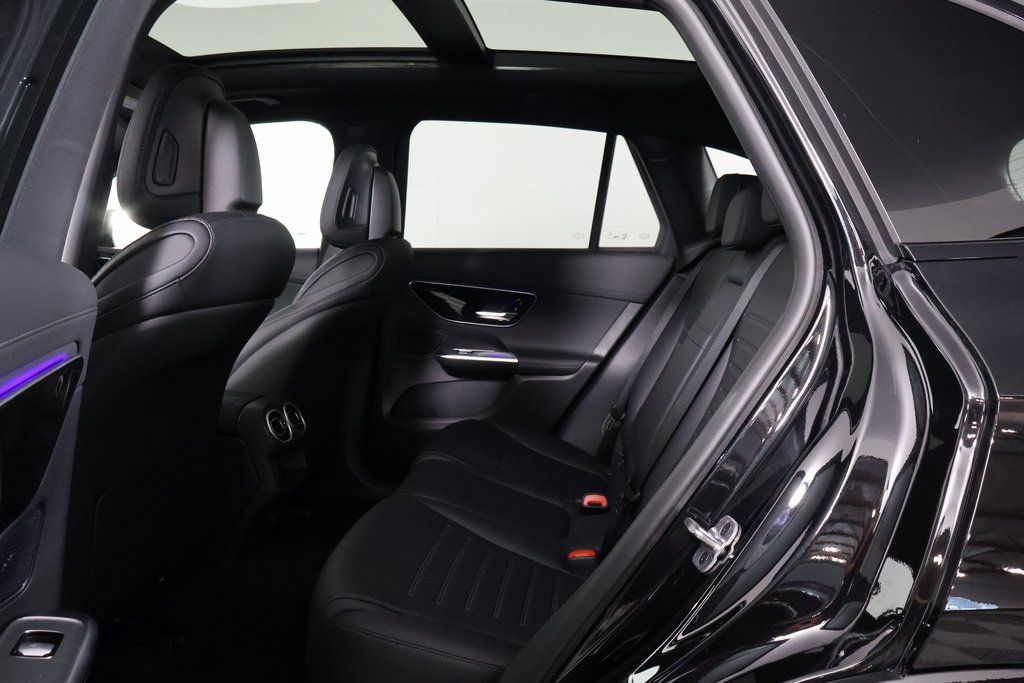 2026 Mercedes Benz GLC 300 photo 2