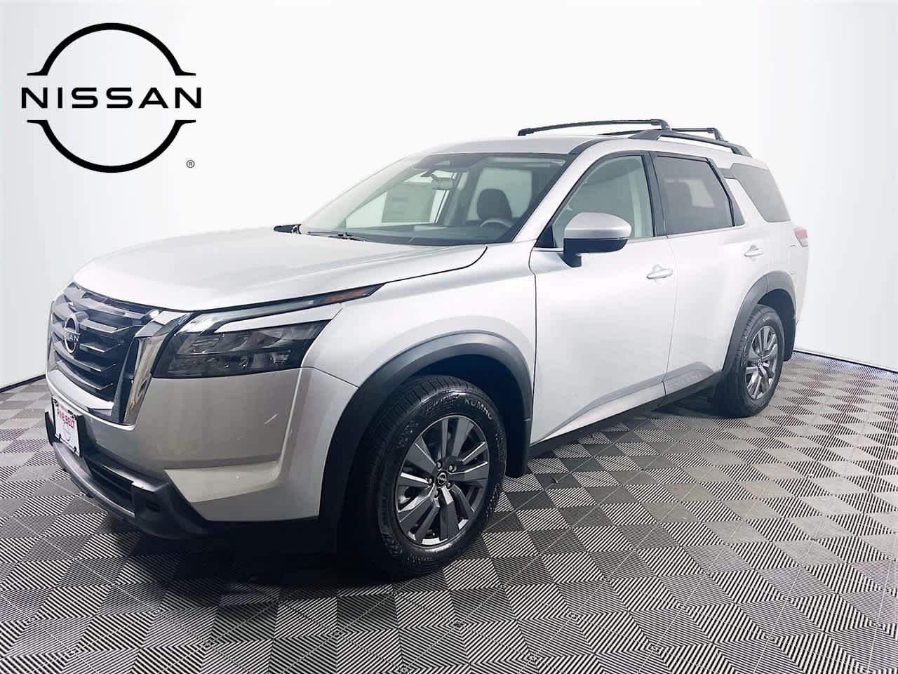 2025 Nissan Pathfinder SV's photo