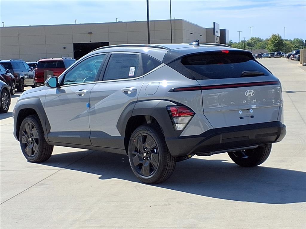 2026 Hyundai Kona SEL photo 2