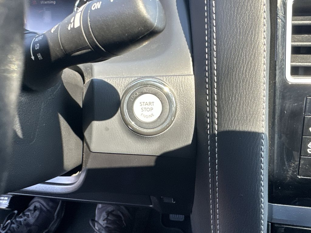 2023 INFINITI QX80 - Image 17