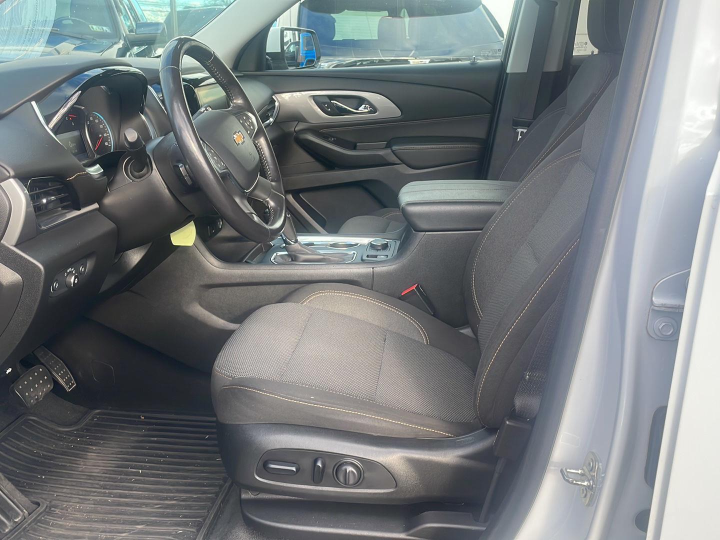 2020 Chevrolet Traverse Cloth photo 3