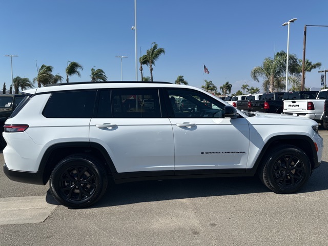 2024 Jeep Grand Cherokee Altitude photo 9