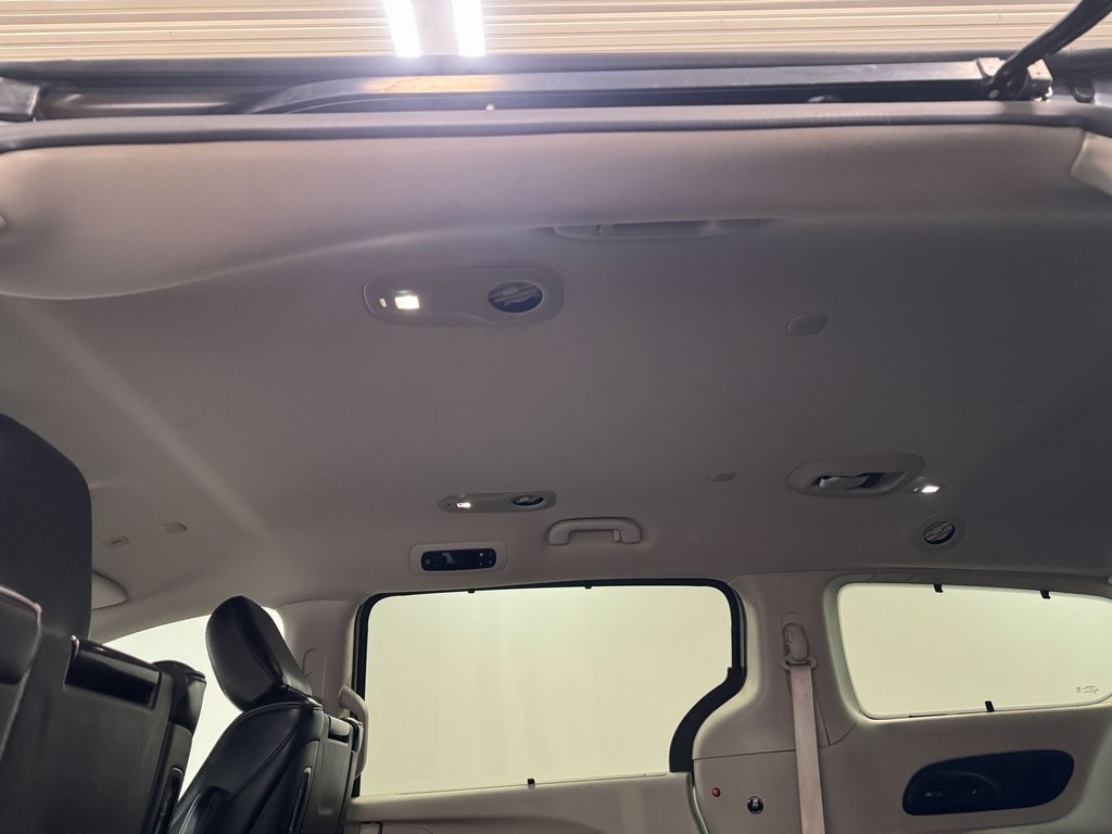 2018 Chrysler Pacifica Limited photo 11