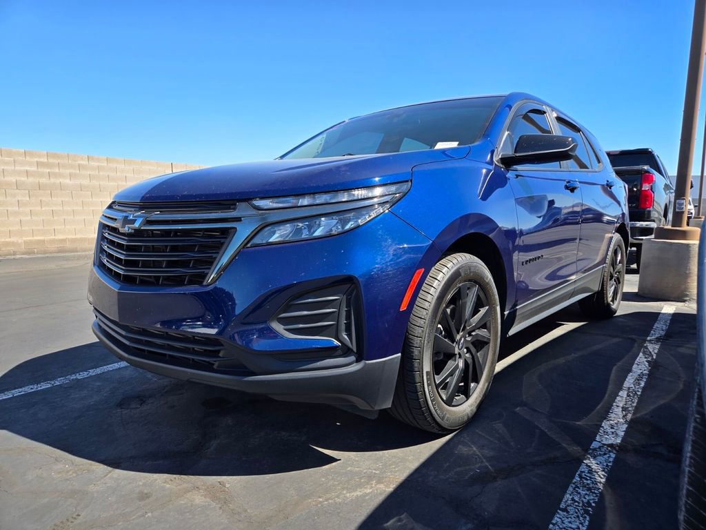 2023 Chevrolet Equinox LS photo 2