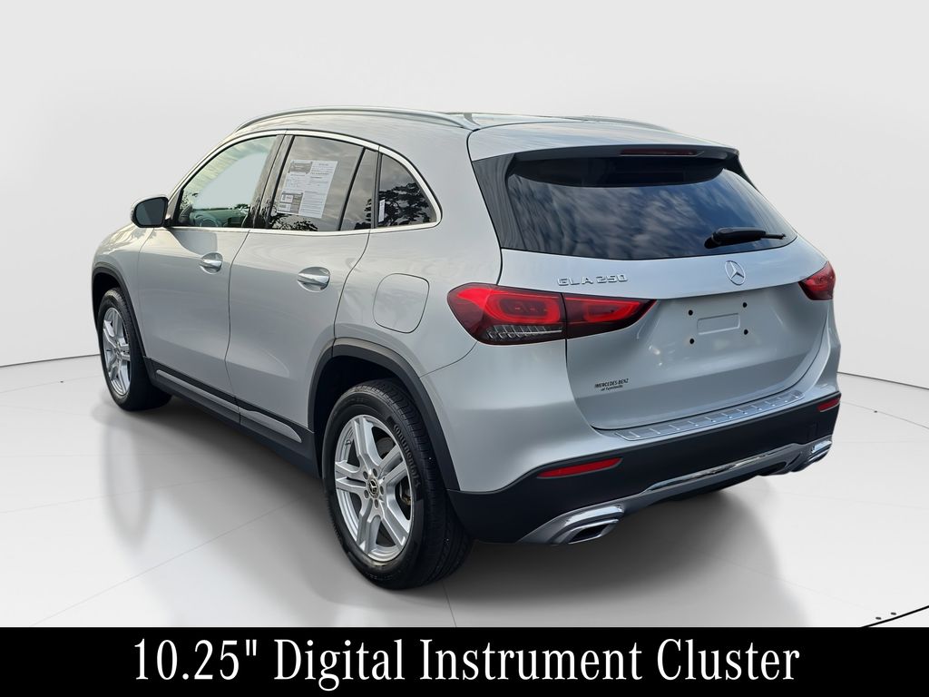 2022 Mercedes Benz GLA 250 photo 7