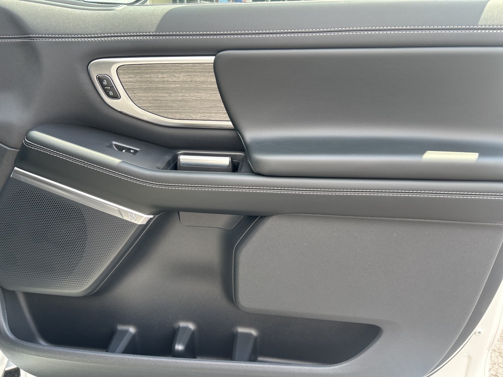 2025 Ford Expedition Platinum MAX photo 22