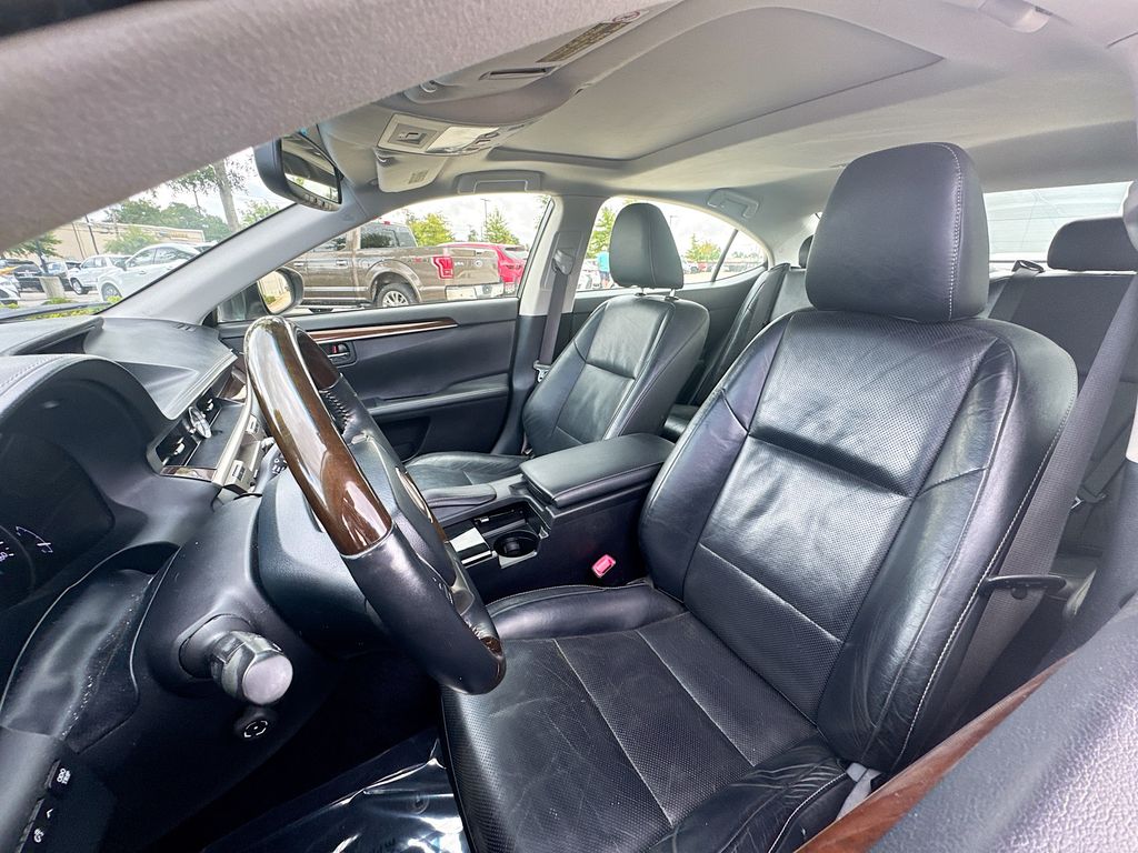 2014 Lexus ES 350 photo 5