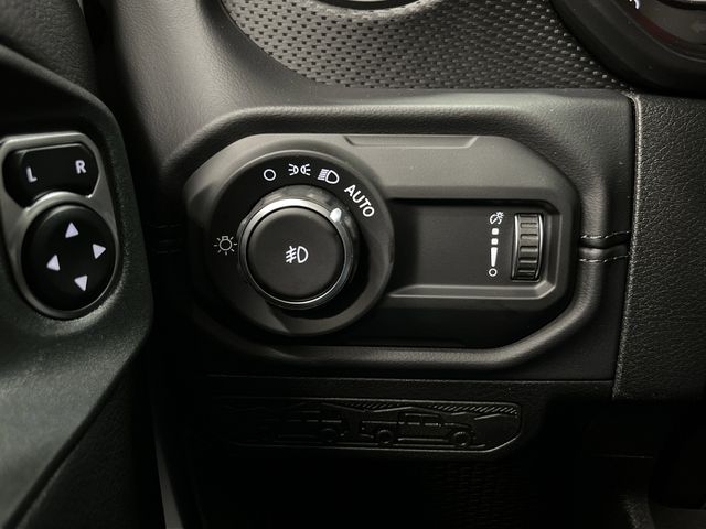 2025 Jeep Wrangler Rubicon X photo 23