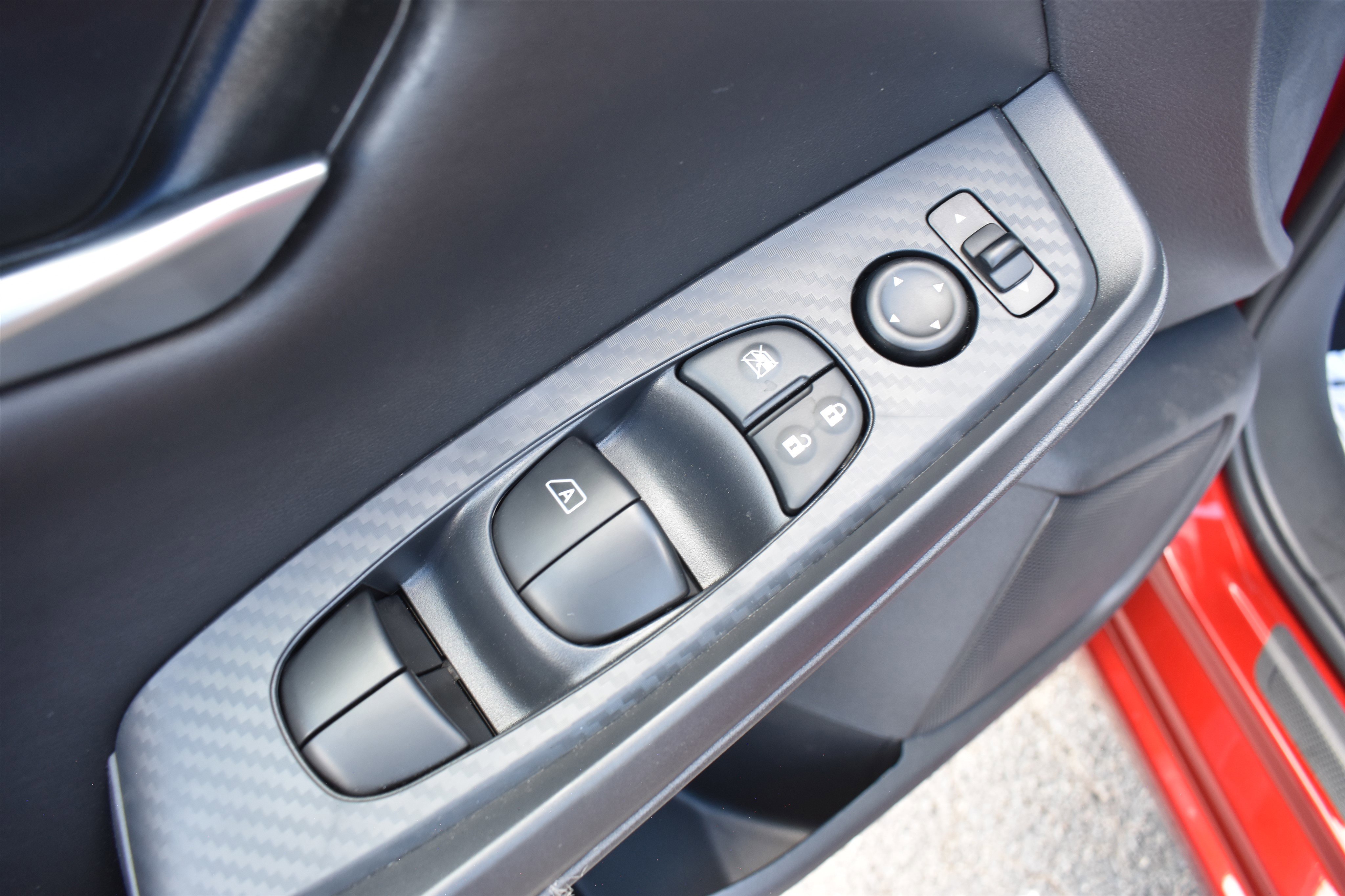 2025 Nissan Sentra SV photo 4