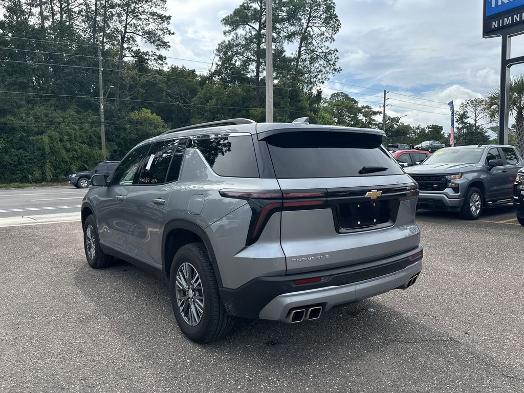 2024 Chevrolet Traverse photo 14
