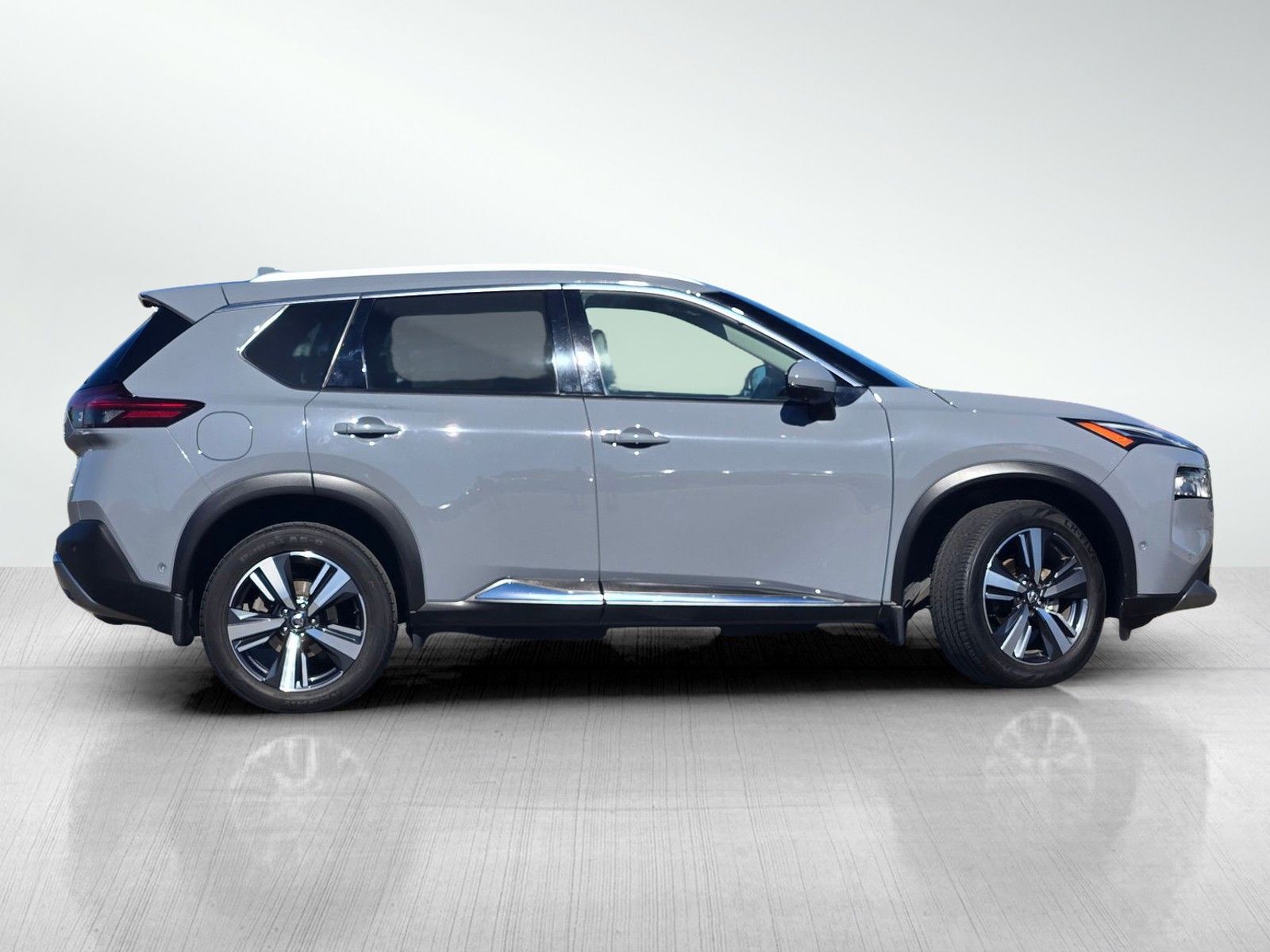 2021 Nissan Rogue Platinum photo 3