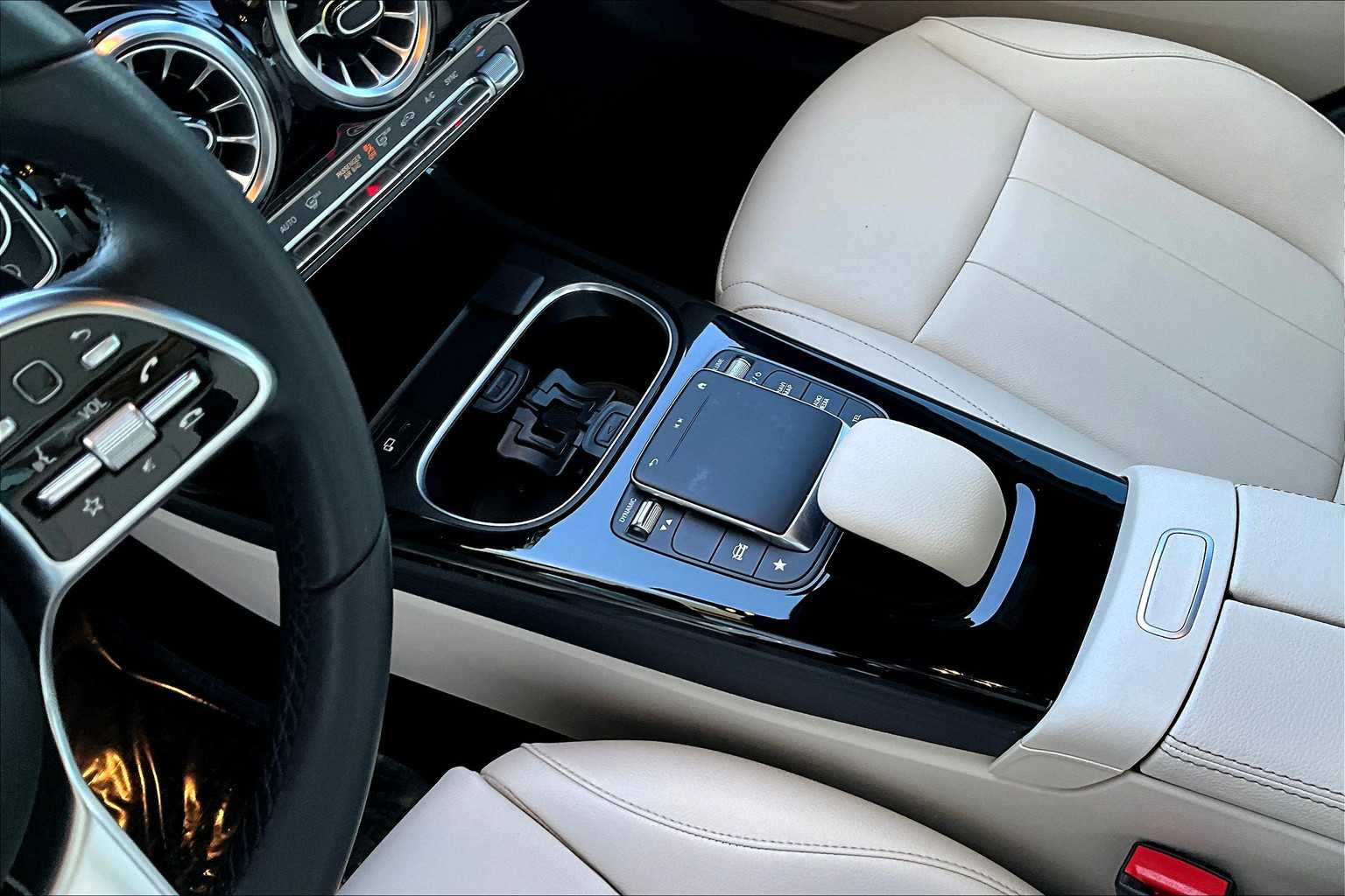 2022 Mercedes Benz A 220 photo 12