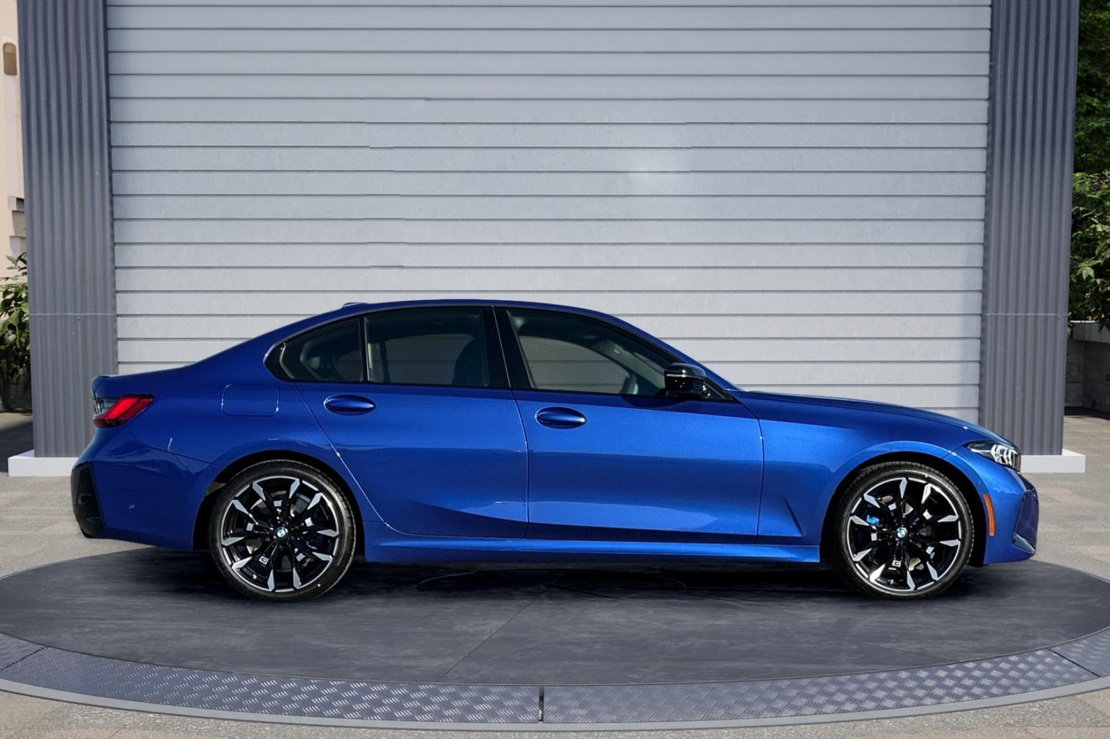 2026 Bmw 330i 3-Series photo 3