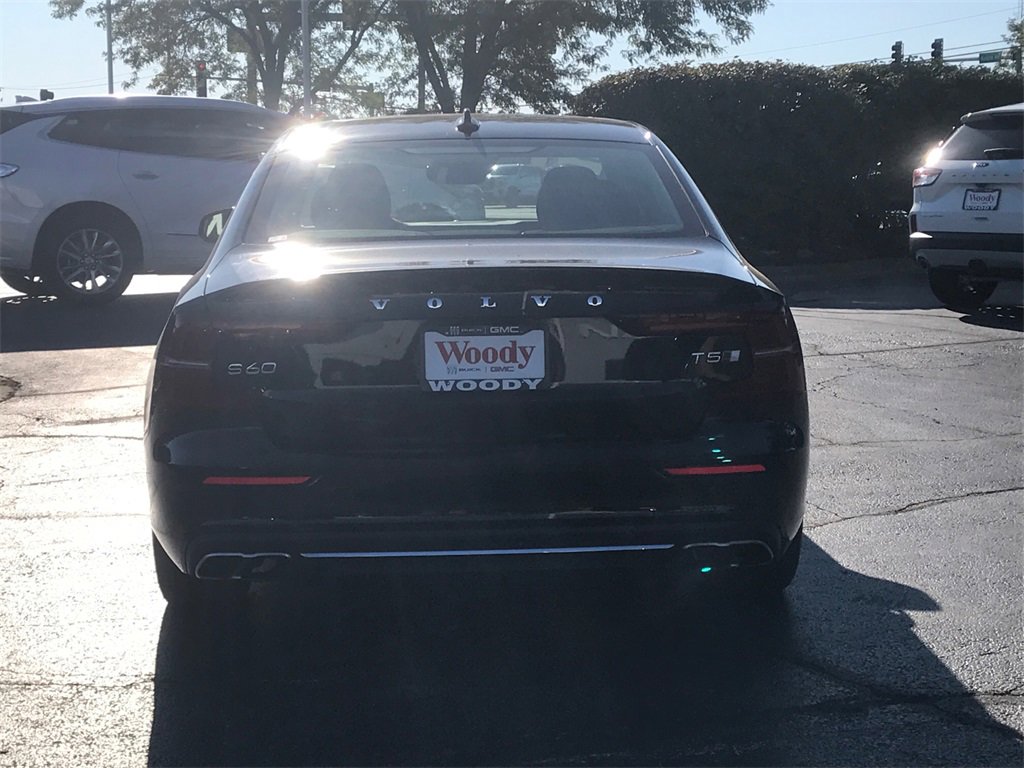 2021 Volvo S60 Inscription photo 3