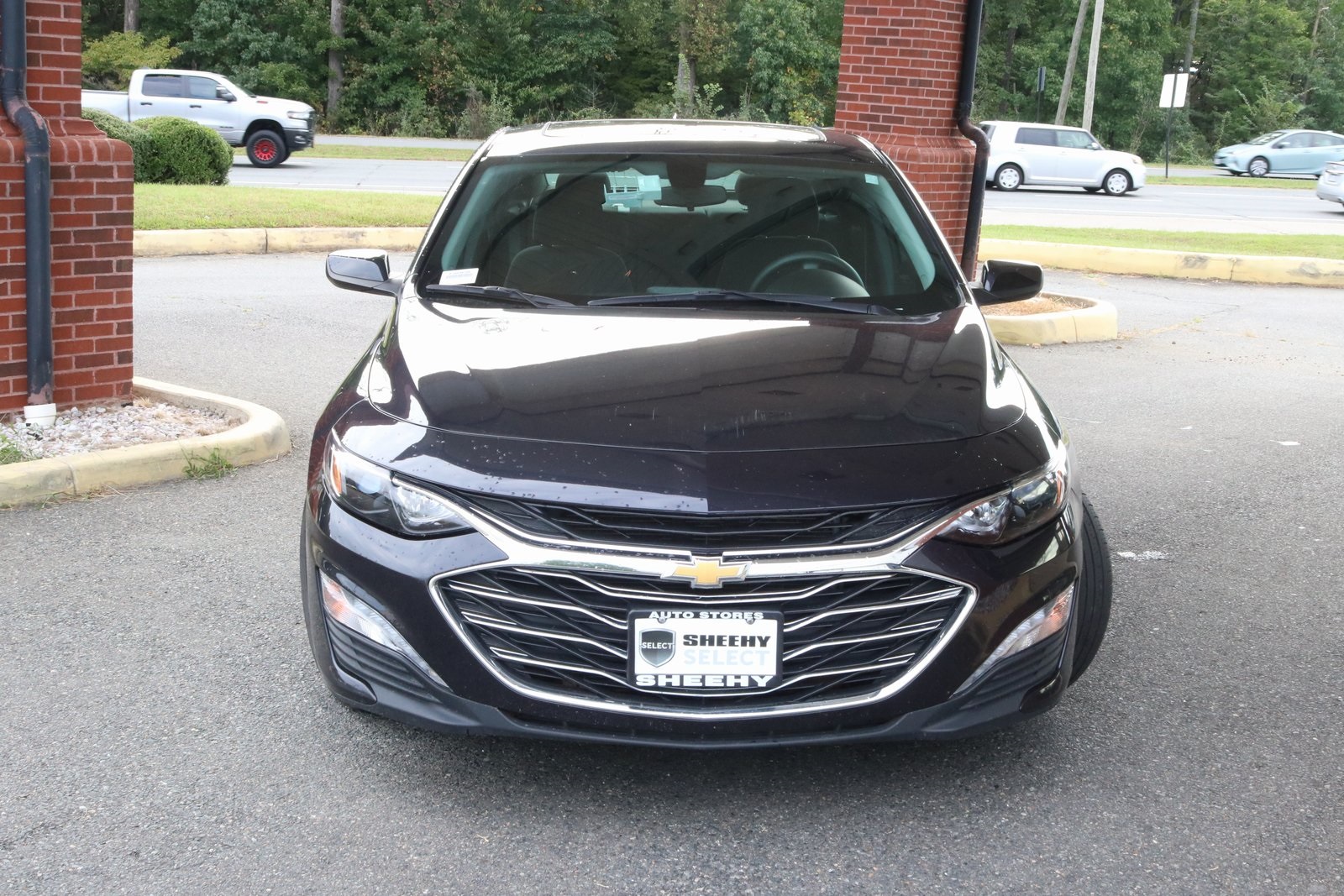 2022 Chevrolet Malibu 1LT photo 2