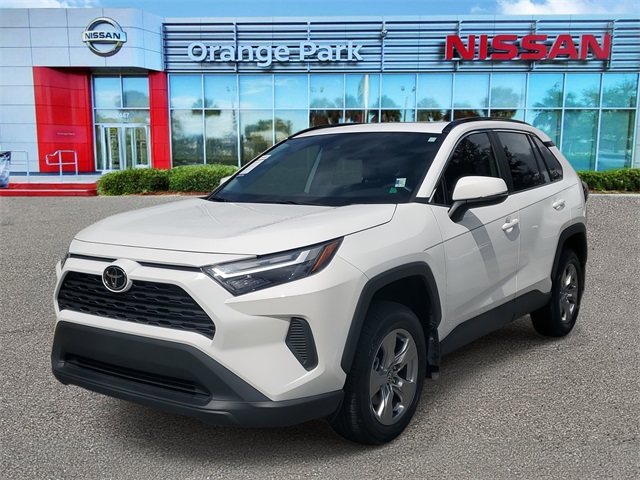 2024 Toyota RAV4 XLE photo 4