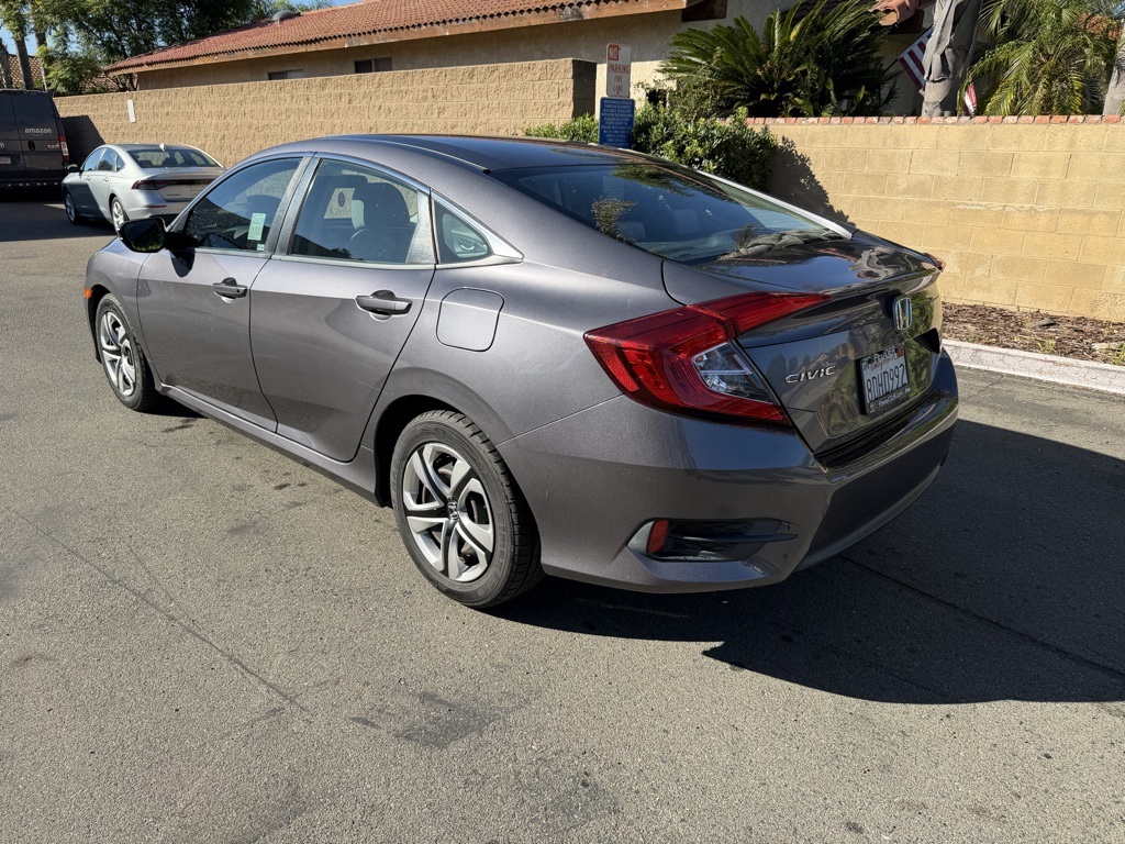 Used 2018 Gray Honda LX image 4