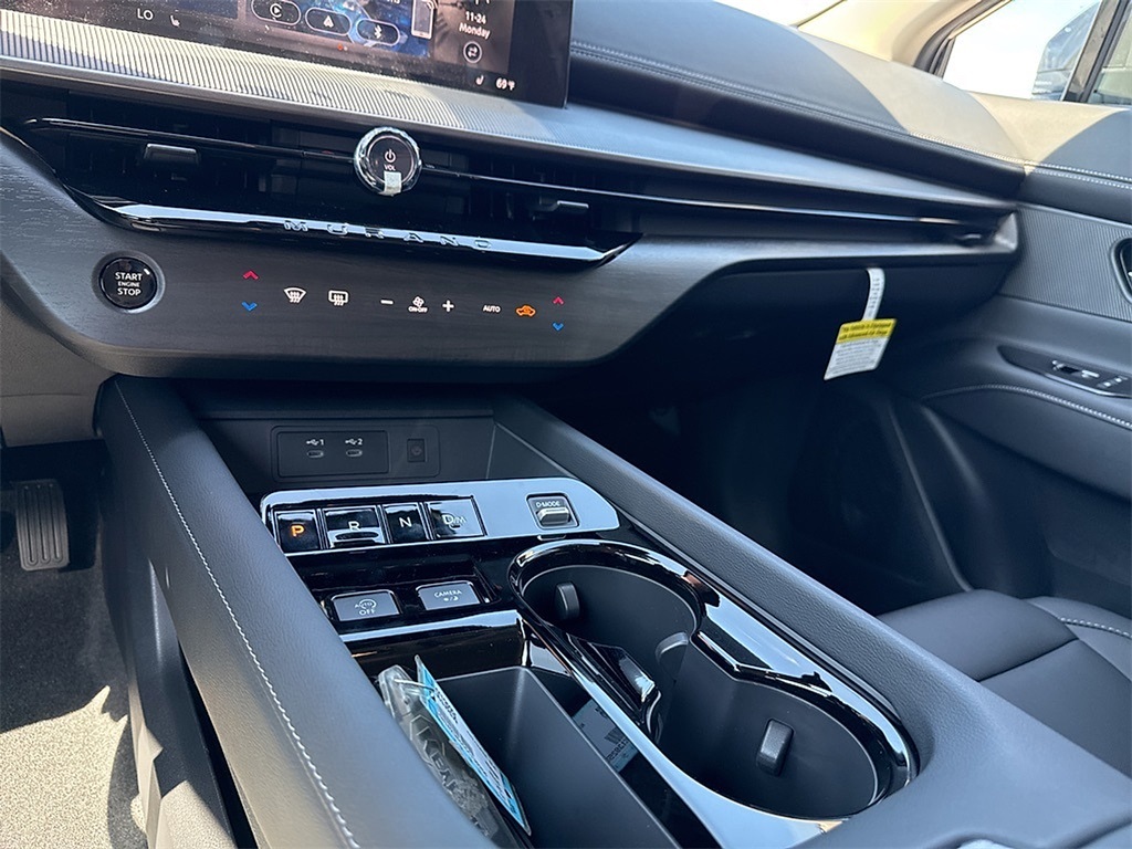 2025 Nissan Murano SV photo 10