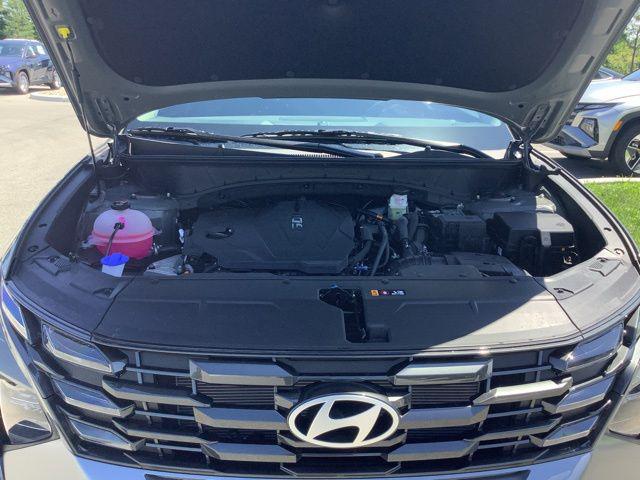 2025 Hyundai Tucson SE photo 13