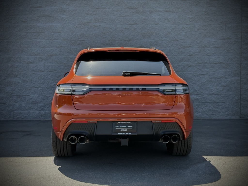 2025 Porsche Macan T photo 9