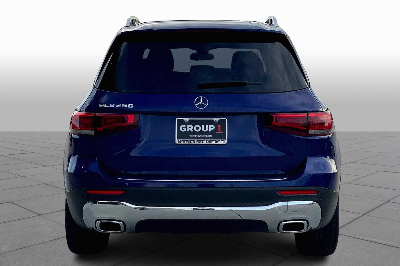 2021 Mercedes Benz GLB 250 photo 3