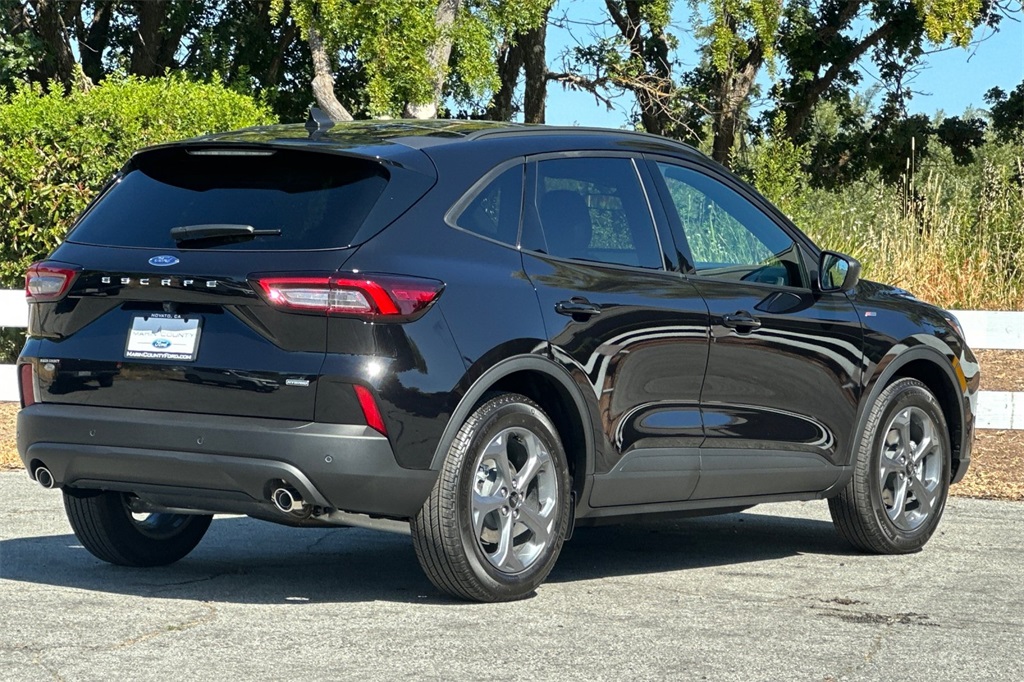 2025 Ford Escape ST-Line photo 3