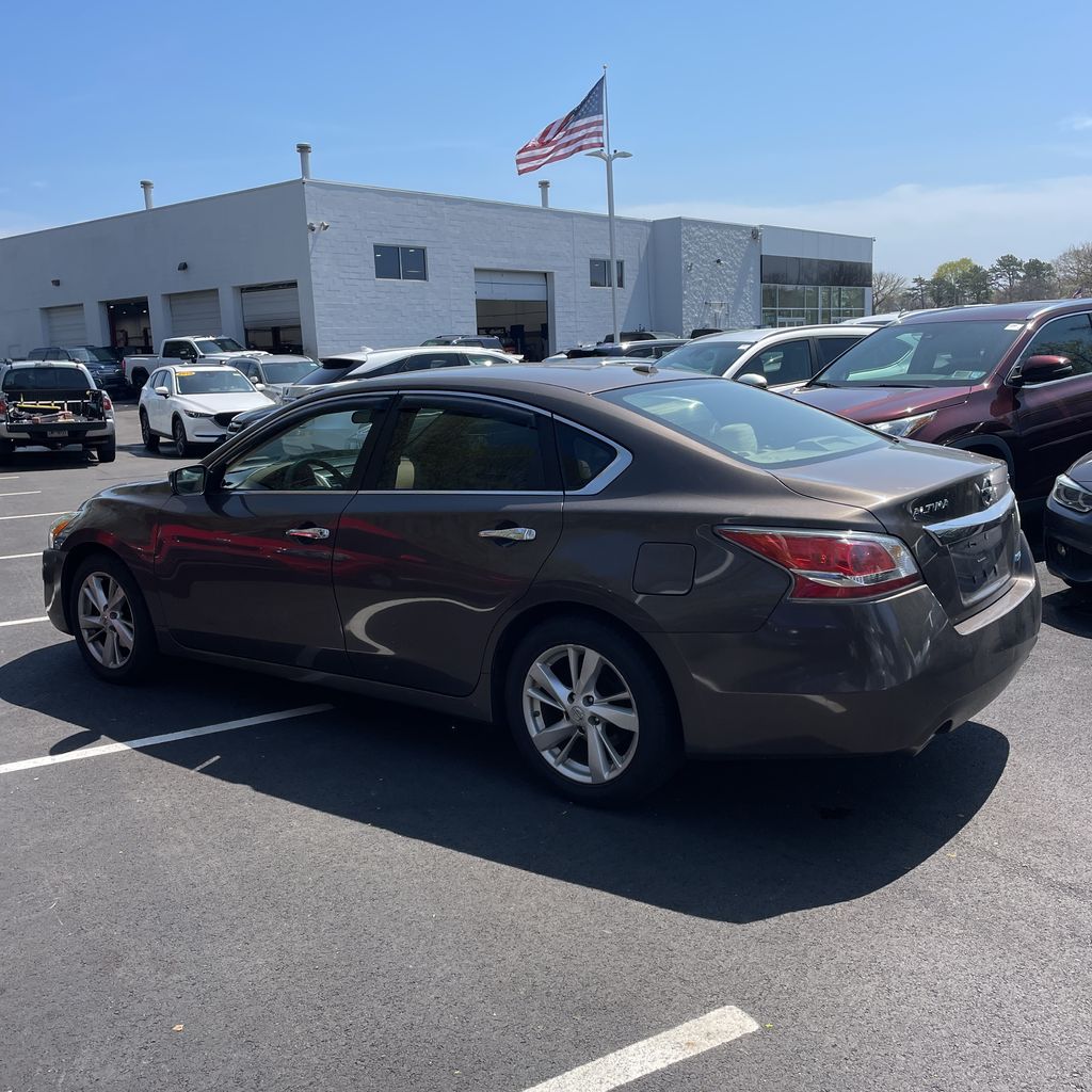 Used 2014 Nissan Altima SV with VIN 1N4AL3AP9EC154730 for sale in Bohemia, NY