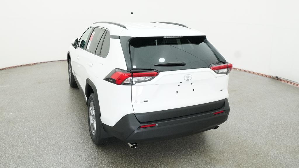 2025 Toyota RAV4 XLE photo 16