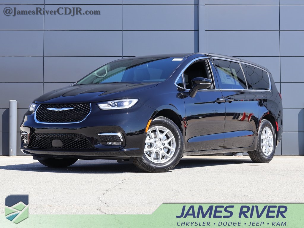 2026 Chrysler Pacifica Select's photo
