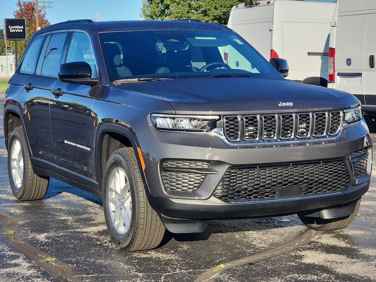 2025 Jeep Grand Cherokee Laredo