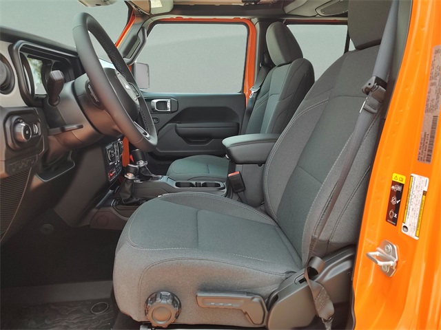 2025 Jeep Wrangler photo 26
