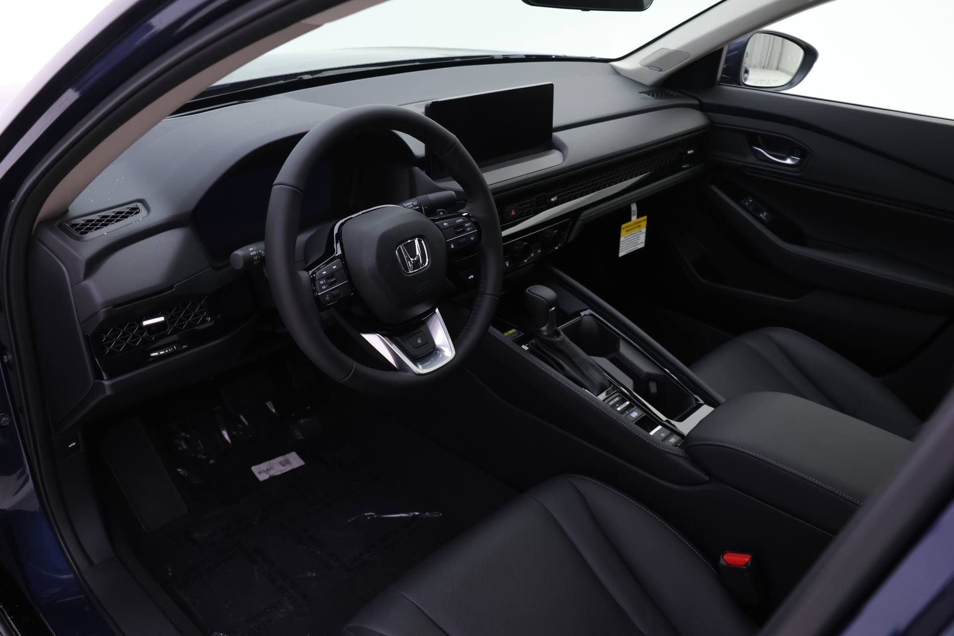 2025 Honda Accord Hybrid Touring photo 2