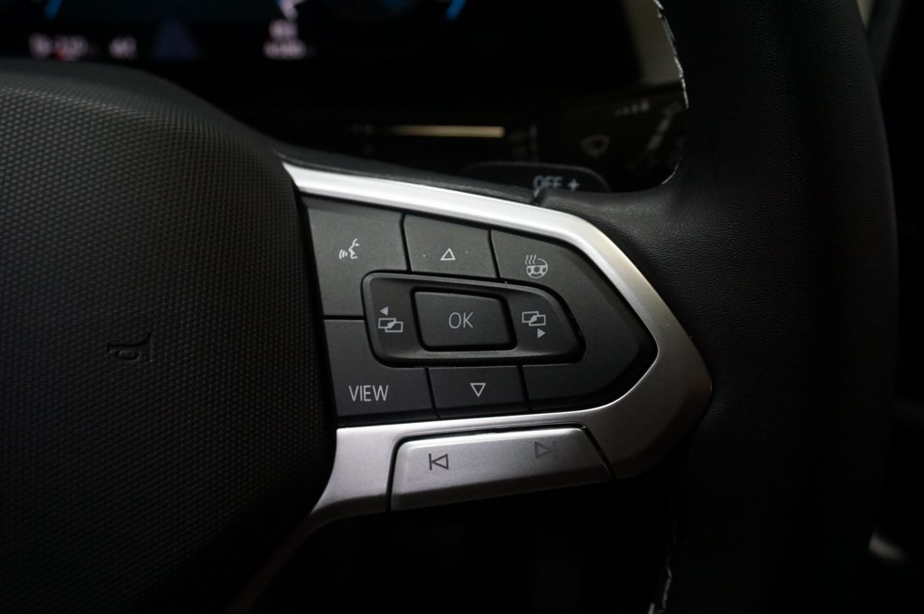 2025 Volkswagen Atlas Cross Sport SE Technology photo 23