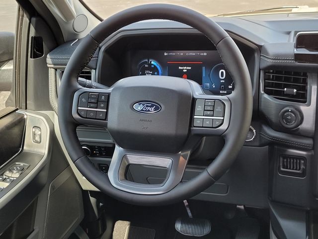 2025 Ford F-150 Lightning photo 3