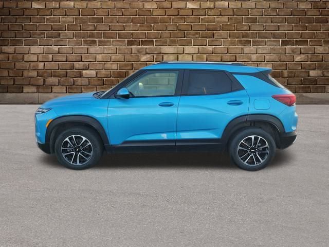 2025 Chevrolet Trailblazer LT photo 2